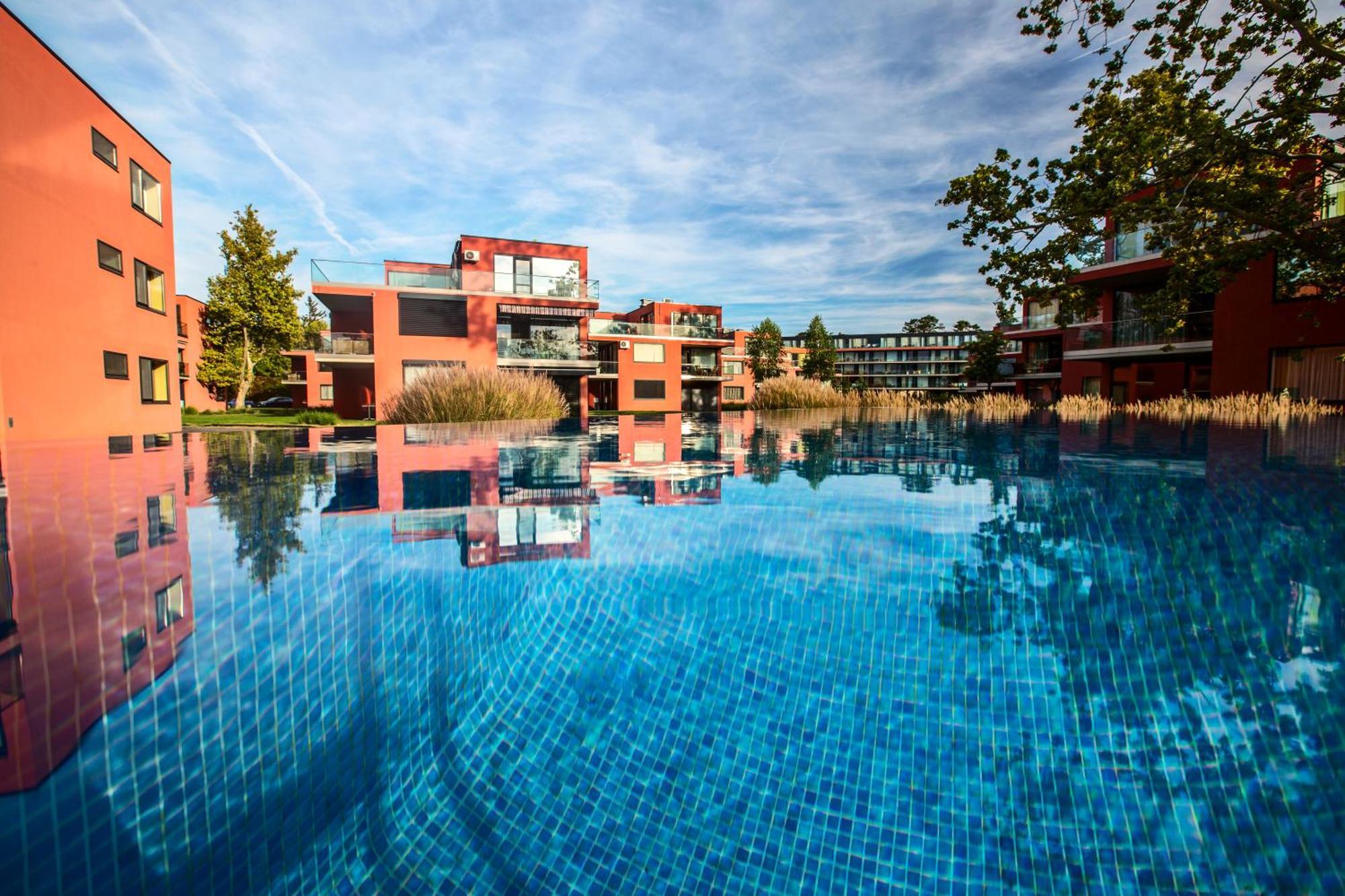 Bavaria Club Apartman Balatonlelle Exterior foto