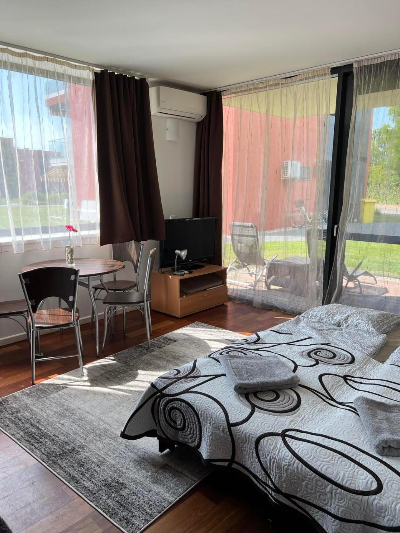 Bavaria Club Apartman Balatonlelle Exterior foto