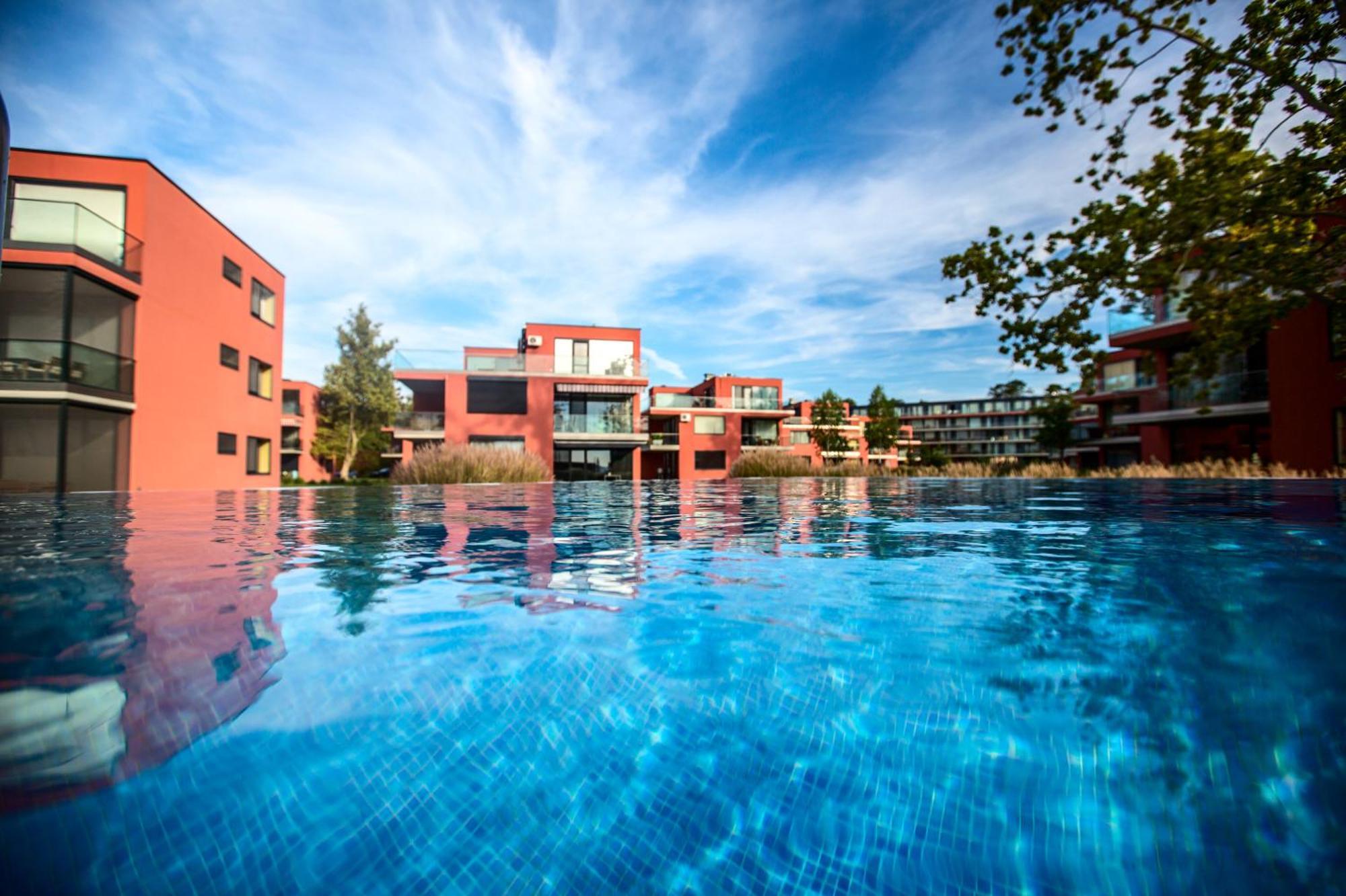 Bavaria Club Apartman Balatonlelle Exterior foto