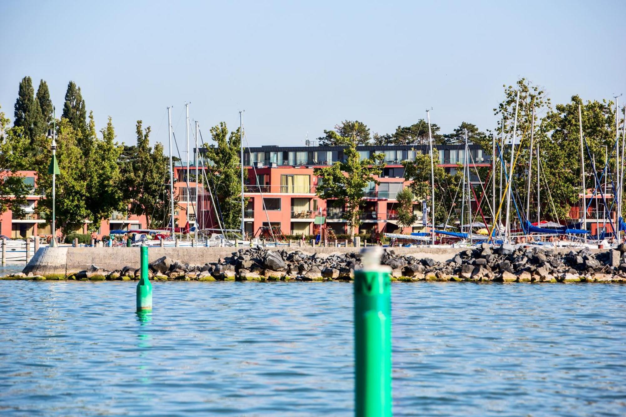 Bavaria Club Apartman Balatonlelle Cameră foto