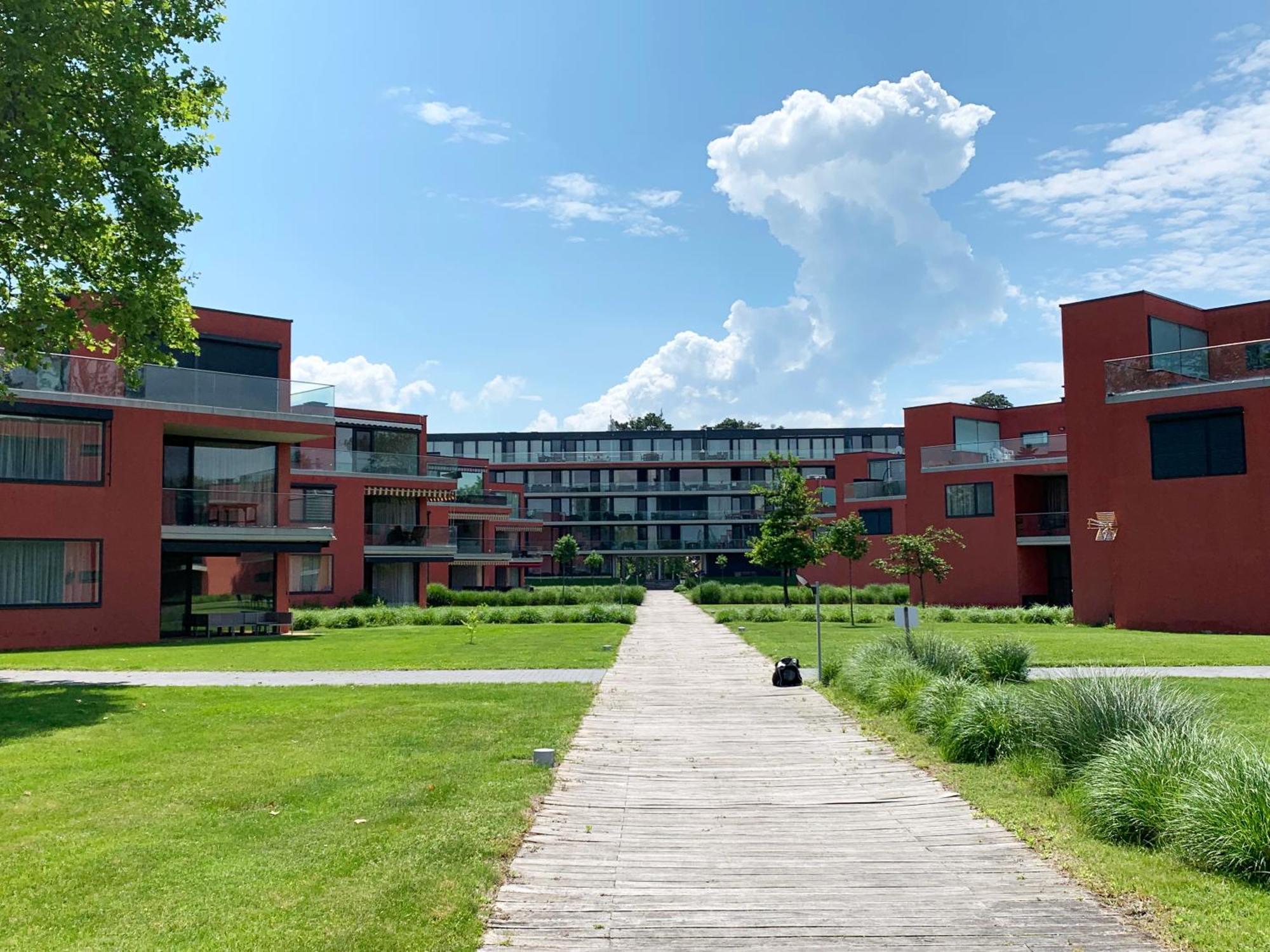 Bavaria Club Apartman Balatonlelle Exterior foto